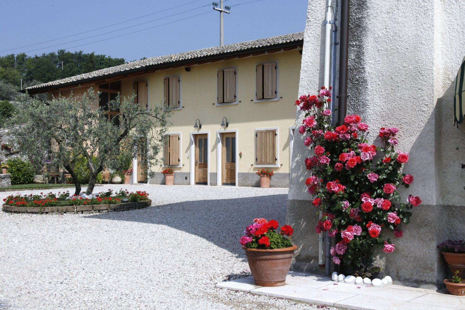 Agriturismo Corte Dei Fiori Caprino Veronese Exterior photo