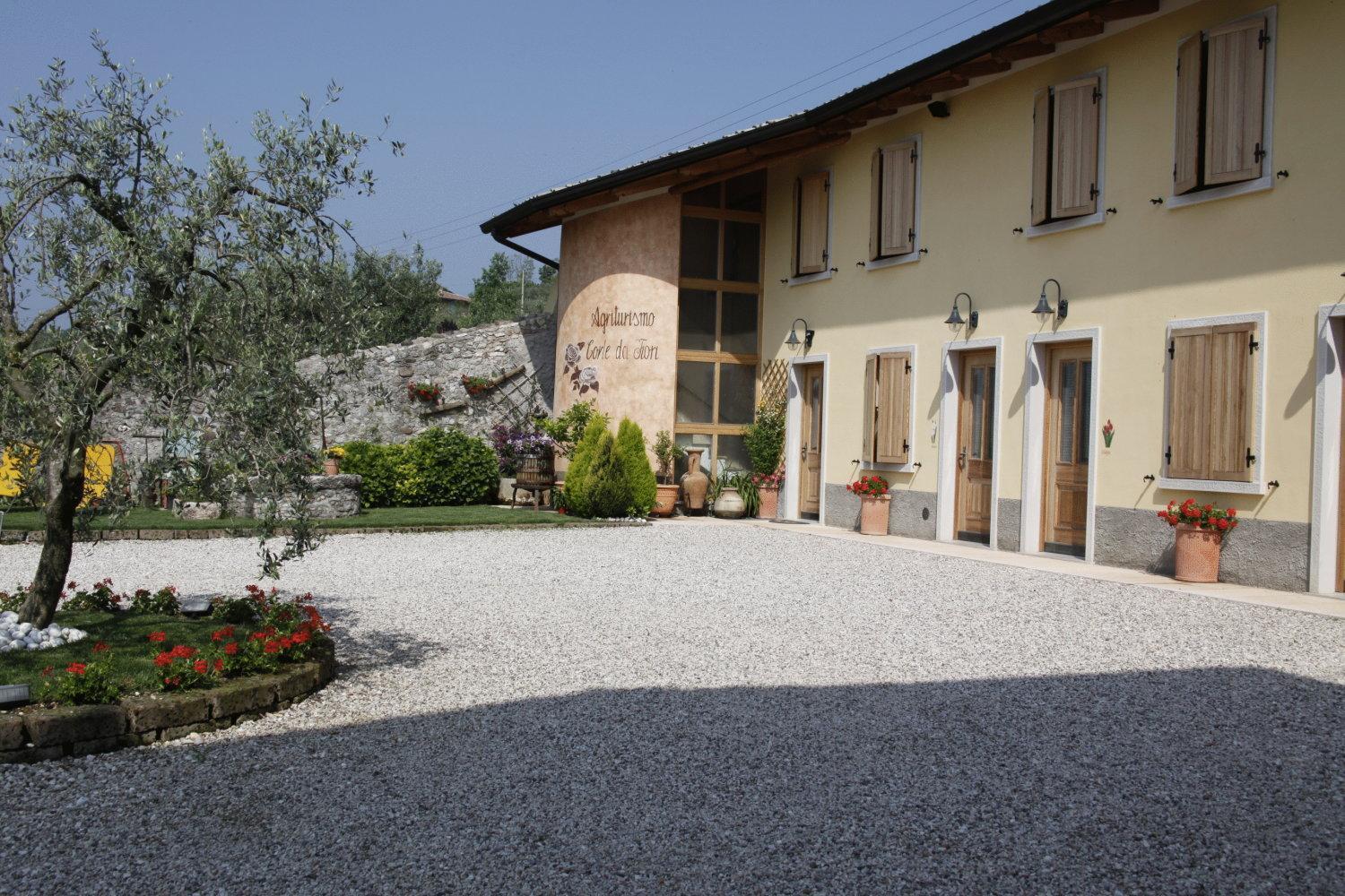 Agriturismo Corte Dei Fiori Caprino Veronese Exterior photo